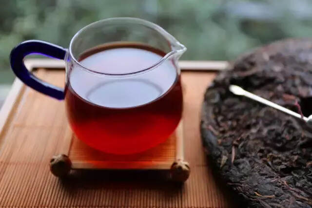 过节喝酒太多伤肝，保护肝脏你得喝点这几种茶！
