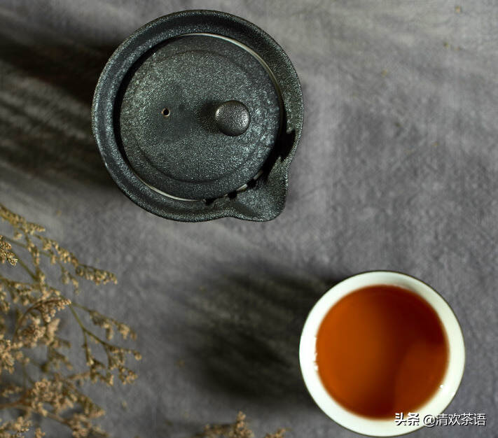 普洱茶汤“飘油”，是因为农残？你觉得呢？