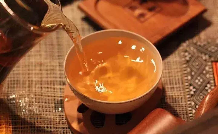 据说普洱茶有30种气味，你能闻出几种？