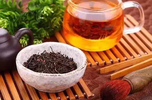 茶丨喝红茶可逆生长，功效是普洱茶的10倍！