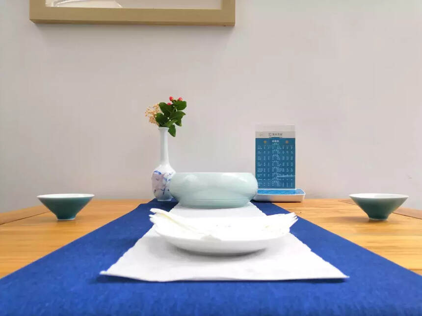 宽和习茶(七)丨一家蓝色的茶馆