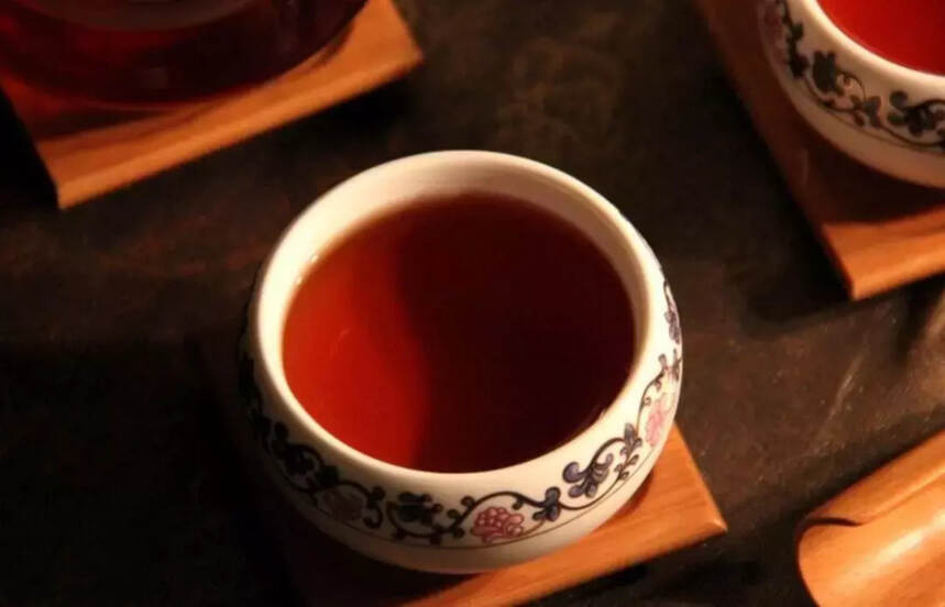 在秋冬季驱寒生津还要多喝这些茶
