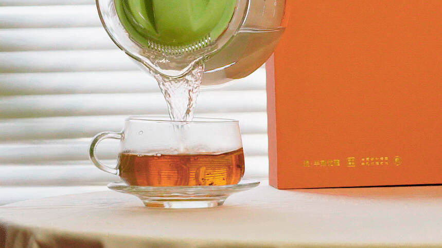 一块茶膏引发的革命 | 新式茶饮兴起，传统茶将被淘汰？