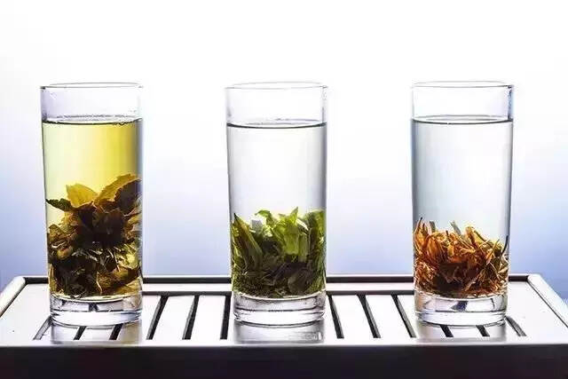 茶丨闻香识茶：买茶时，闻到这几种气味可要当心了