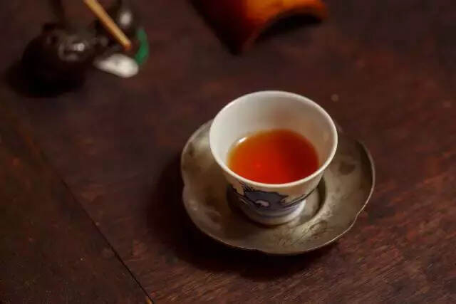 为何吃药时不能喝茶？