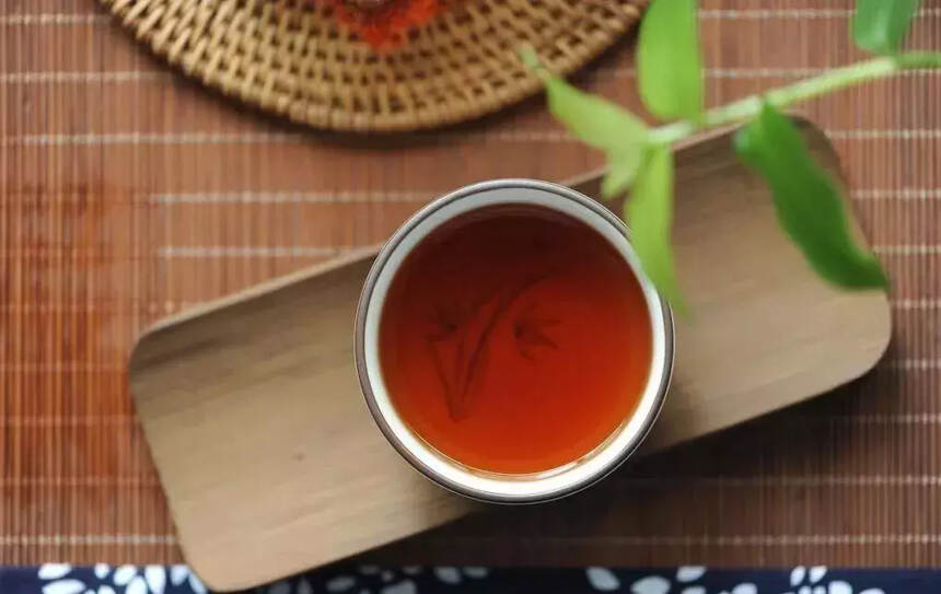 成都茶馆凭华为手机免费喝茶，茶馆回应：支持国产、传播茶文化