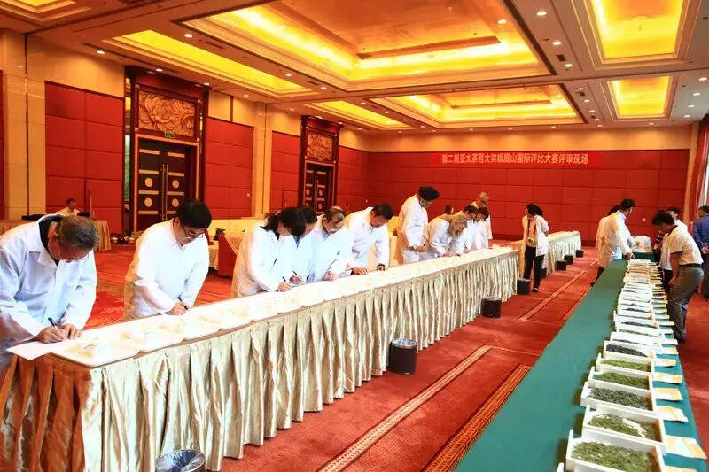 第三届峨眉山国际茶博会“斗茶比武” 国内外顶级专家评审