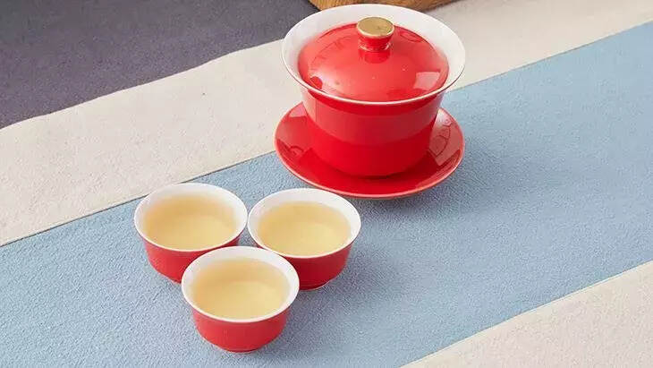 泡茶，用瓷器还是陶器更好喝？