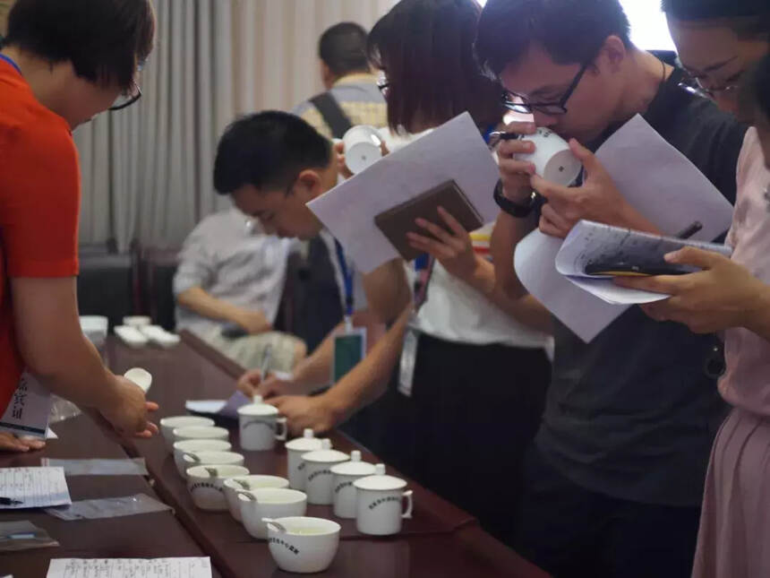 第六届茶叶感官评审黄茶学术沙龙会议成功举办