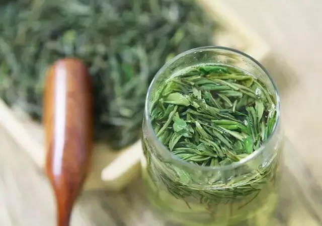 都说“夏饮绿茶”，夏天喝绿茶到底有多好？