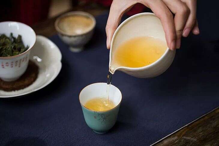 荒野茶凭什么是最贵的白茶？因为比茶园茶好了不止一点...