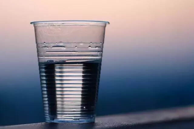 喝水用错杯子，饮水如饮毒