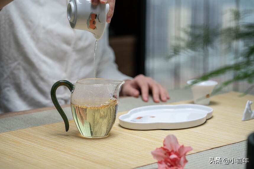 怎么避免买到“翻新茶”？如何挑选好的春茶？