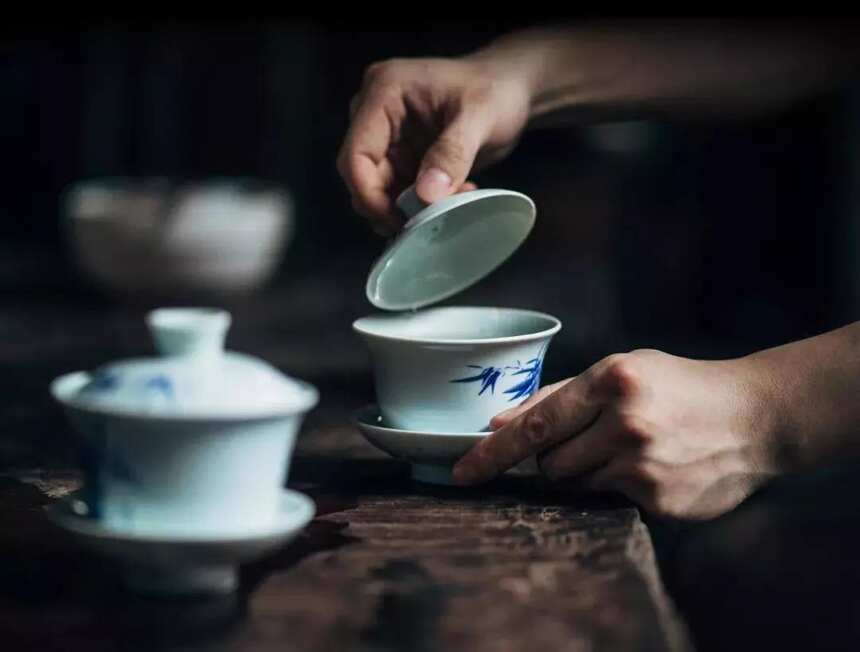 买福鼎白茶，没喝到茶汤，只看外观，该如何判断它的品质？
