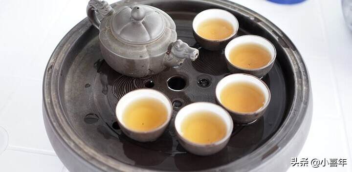 奇怪了，广东人喝潮汕工夫茶为什么只用三个杯子？
