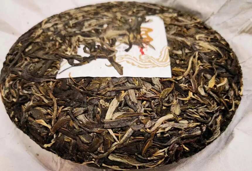 如何从普洱茶的味道推测茶树树龄？