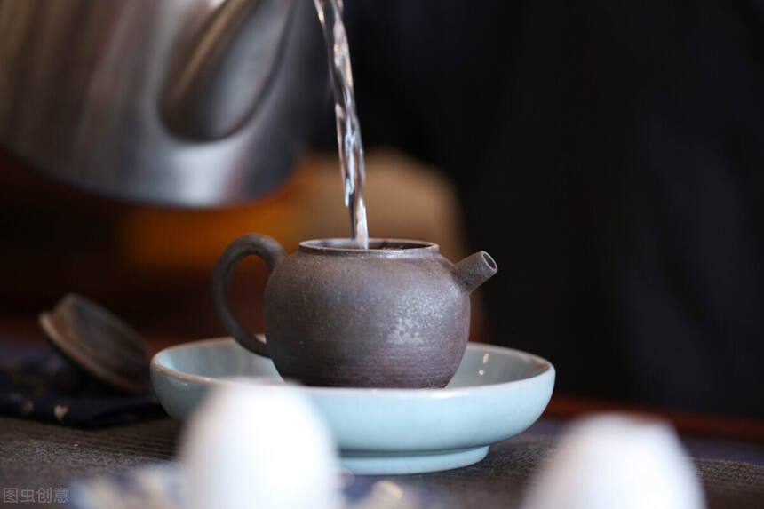 如何泡一杯更好喝的茶，从这5种注水方式说起