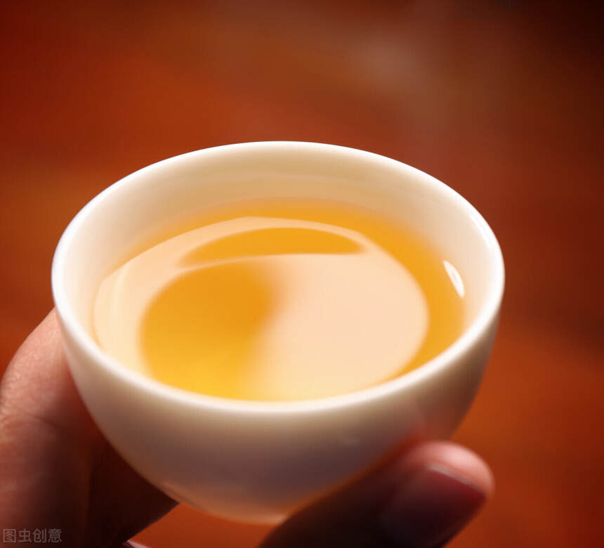 普洱茶神话大益掌舵人吴远之去世带来的思考：喝茶真的健康吗？