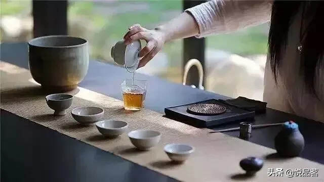 爱茶之人，将喝茶感悟融入生活，这才是人生的修行