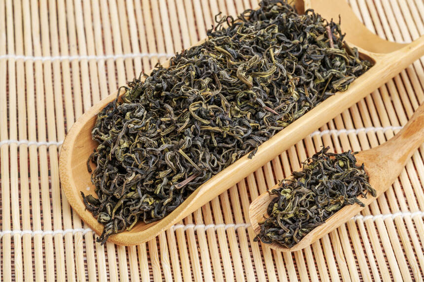 茶界新言论：喝临沧茶，藏易武茶
