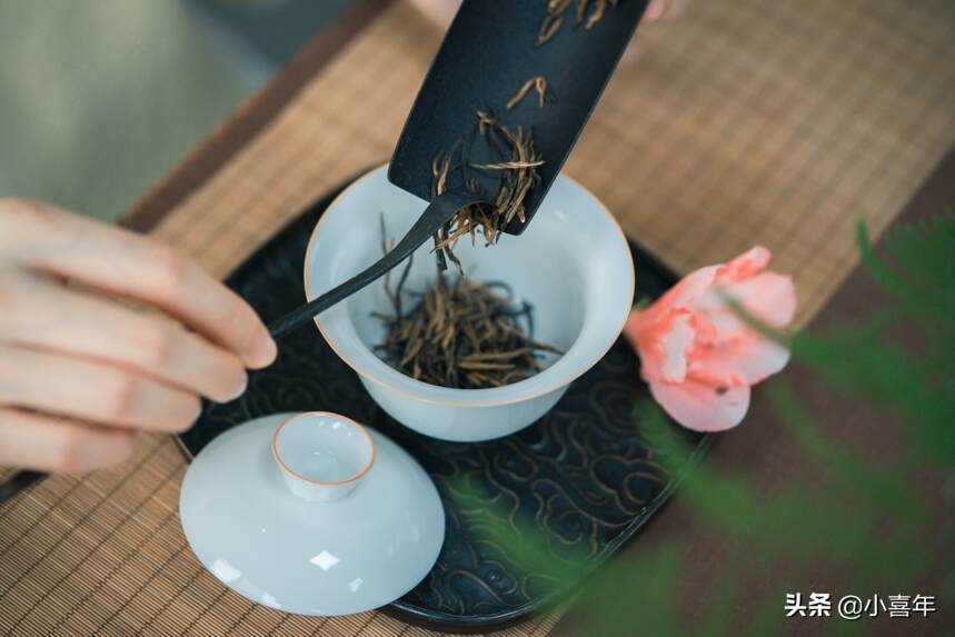 是谁在云南开启了“滇红时代”？滇红只是一种茶吗？