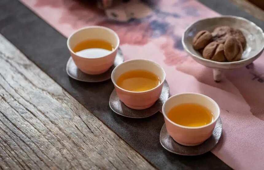 从滋味到香气，红茶基本知识一网打尽，送茶礼更省心