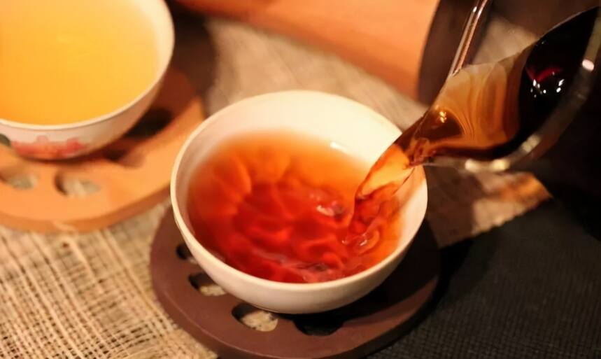 深度剖析：从汤色和透明度变化，看普洱茶的好坏