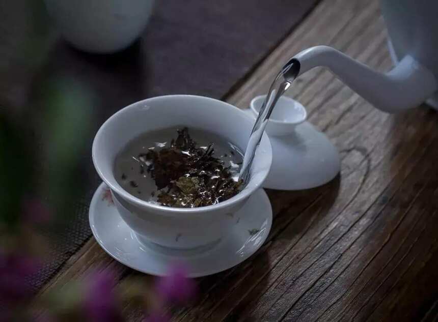福鼎白茶只要足够干，就值得长期收藏，存成老白茶？
