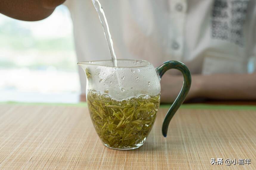 科学研究结果表明，喝很热的茶存在健康风险，那该如何是好？