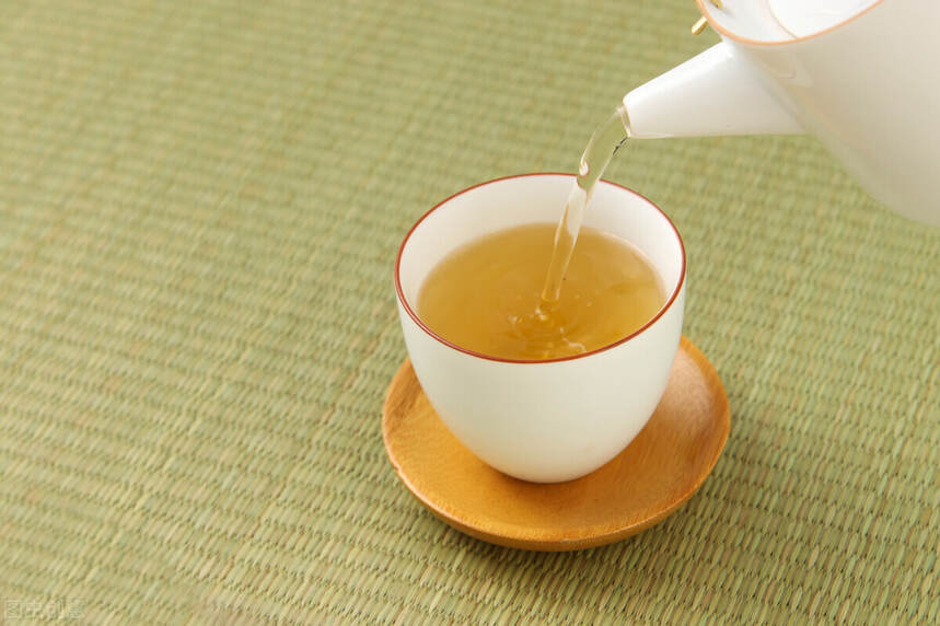 为什么茶汤里会有小茸毛？这茶还能喝吗？
