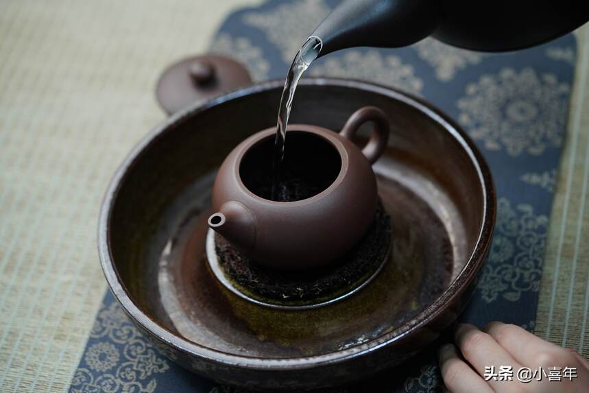 茶宠、茶服、茶饰品等，这些“茶周边”你有几种？
