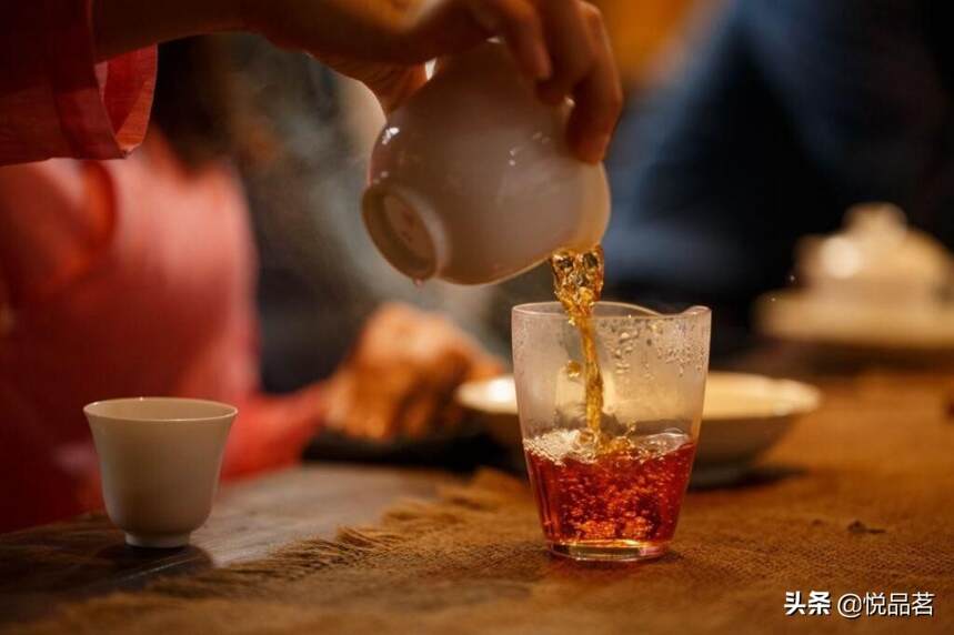 一壶茶，让万物和谐共生，请记住，爱和喝茶不可辜负