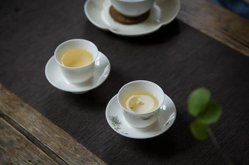好喝的白茶应该是怎么样的，聊一聊，白茶的回甘