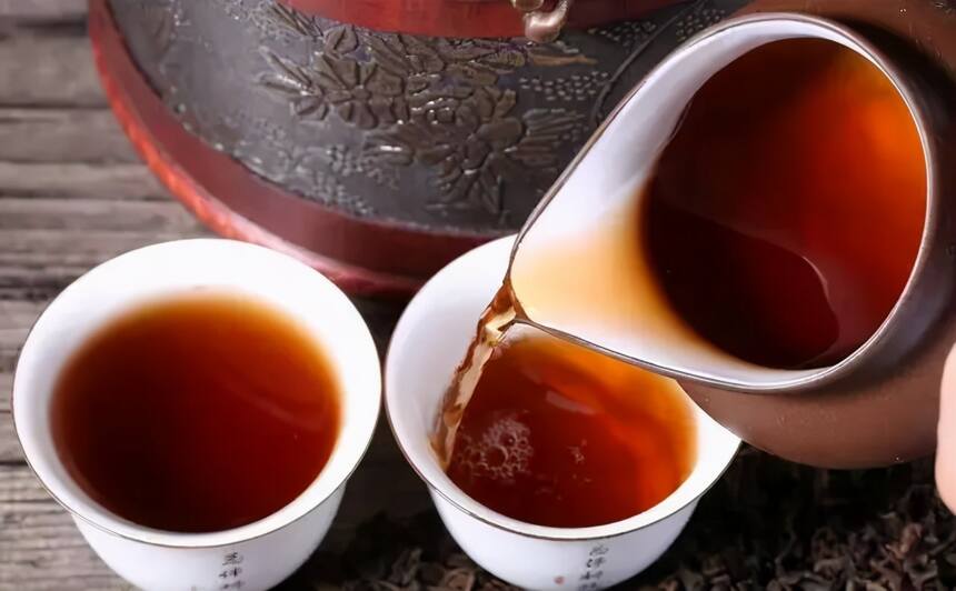 红茶3种错误存放方式，混合保存、玻璃罐存，让好茶报废