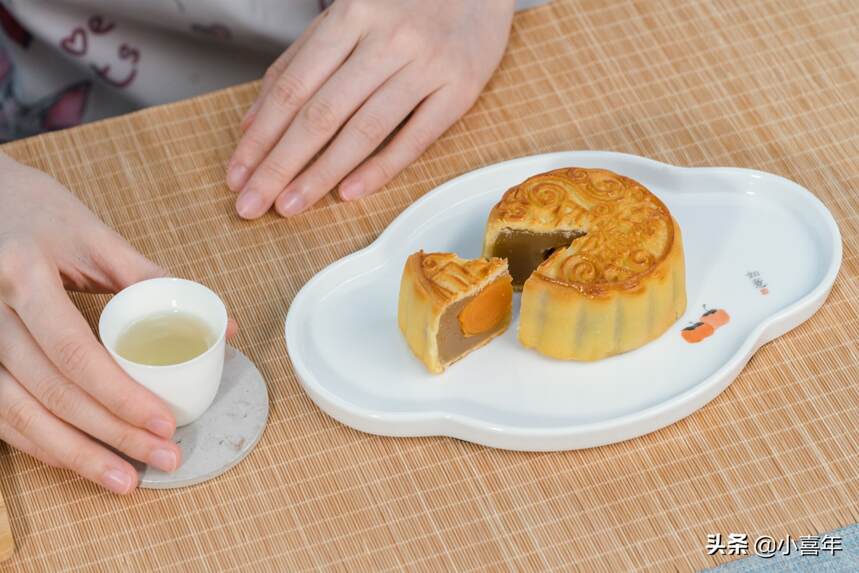 广东人中秋节后半个月都吃月饼？如何饮茶解腻成为头等问题