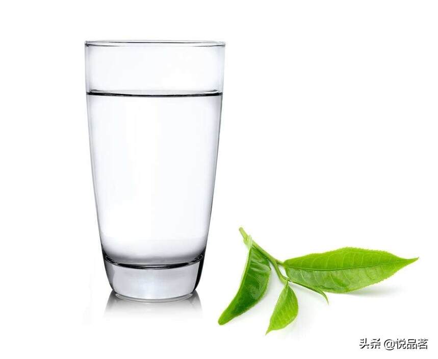 夏日炎炎，你会犯的喝茶误区：喝茶可以代替喝水吗？