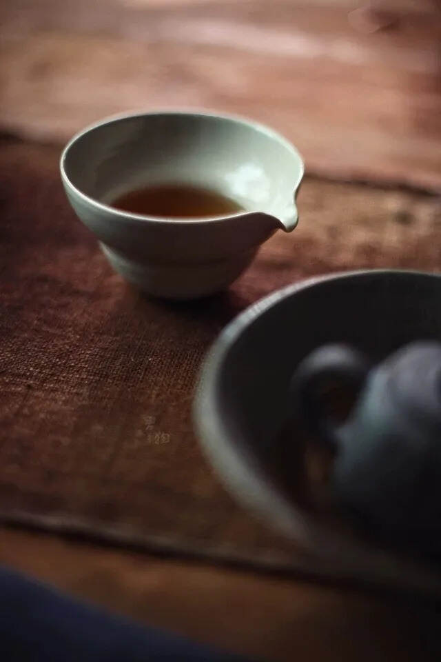 秋季解燥润肺，煮壶老白茶吧，一文解析如何煮老白茶