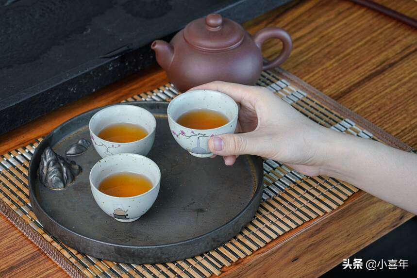 名人喝茶趣闻 | 嗜茶如命的老舍为何试图戒茶？