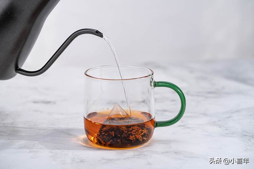 茶作为最硬核的国货，过年的时候怎么能少了它？