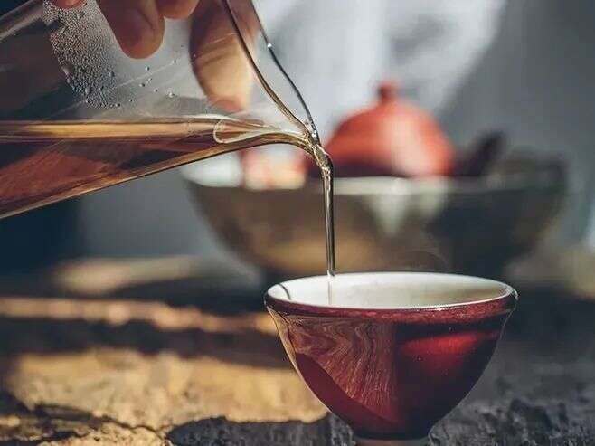 白茶小知识：泡茶时是完全沥干好，还是留根好？
