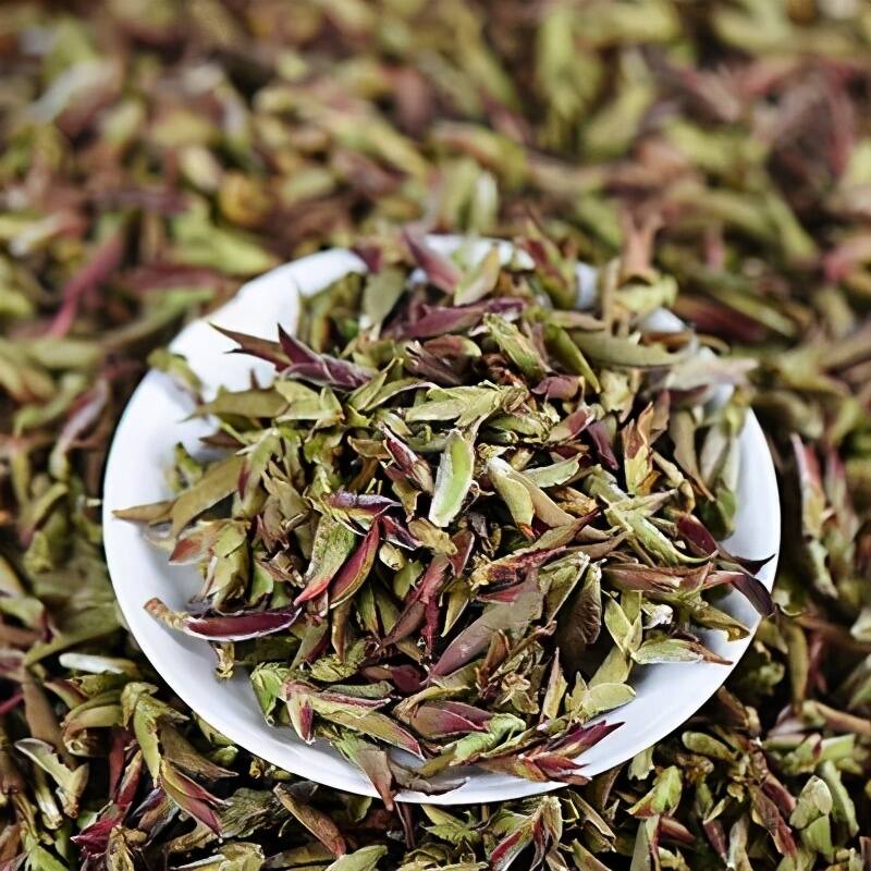 饮一杯难得的紫芽孢茶，品春天的气息，清香甘甜，野韵十足