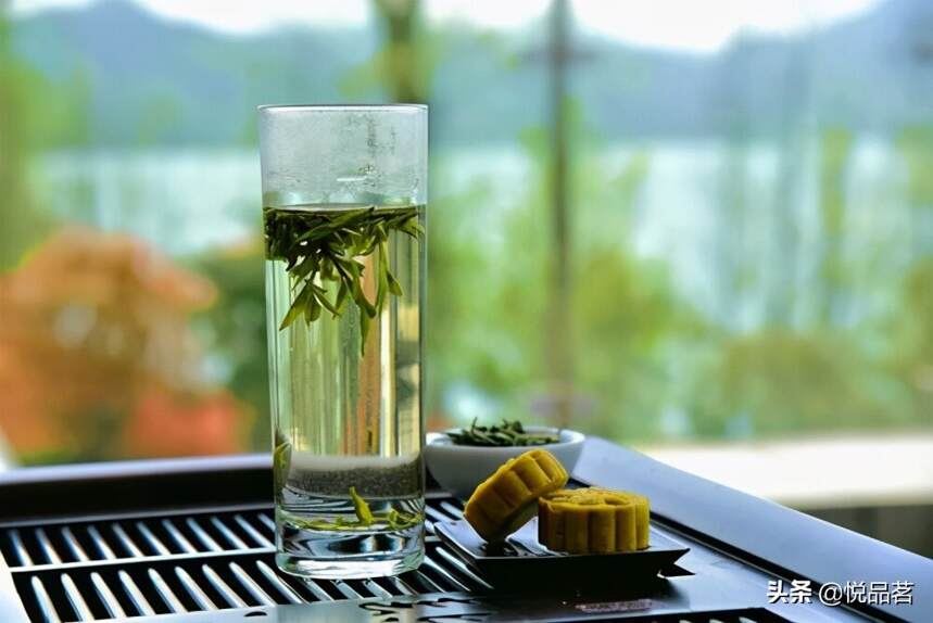 龙井茶适合用紫砂壶冲泡吗？龙井茶哪些茶具泡比较好？
