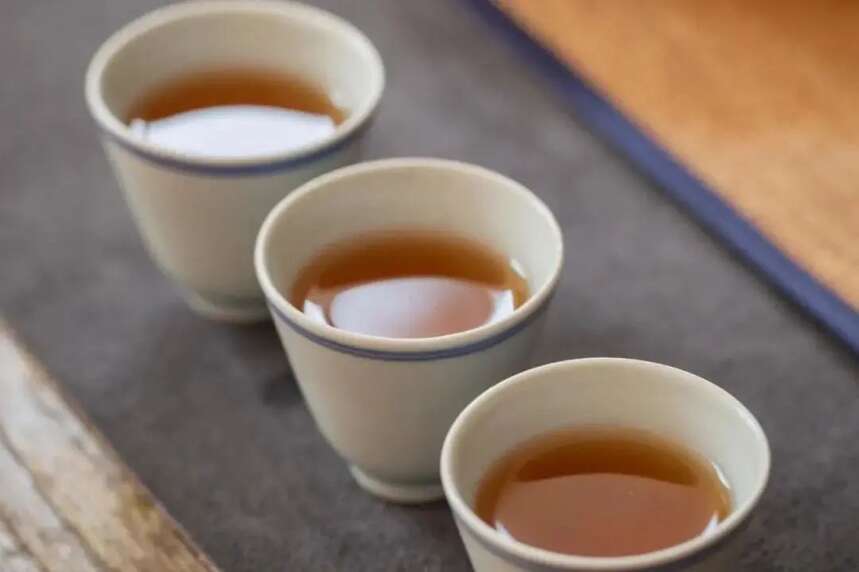 忽觉夏至｜白茶、红茶、绿茶、普洱茶，哪种茶更适合盛夏喝？