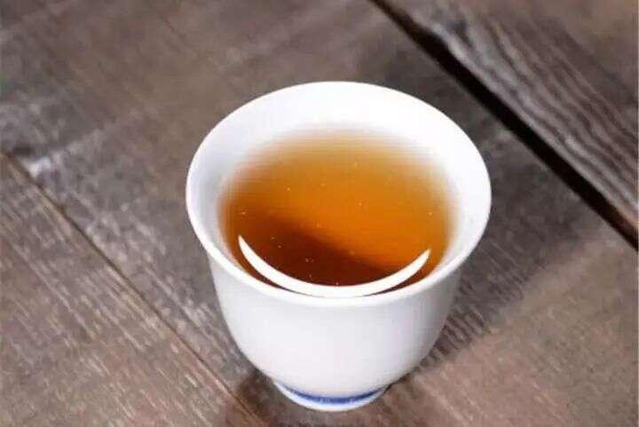 不论红茶、岩茶、白茶还是普洱茶，好茶都有哪些共同特征？