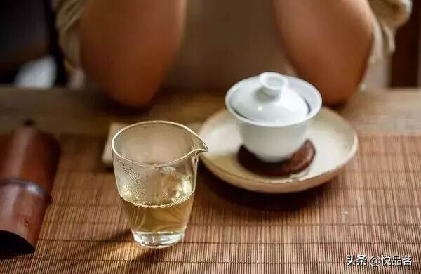 饮茶是人生一乐，泡一壶清茶，让身体聆听心灵的节奏