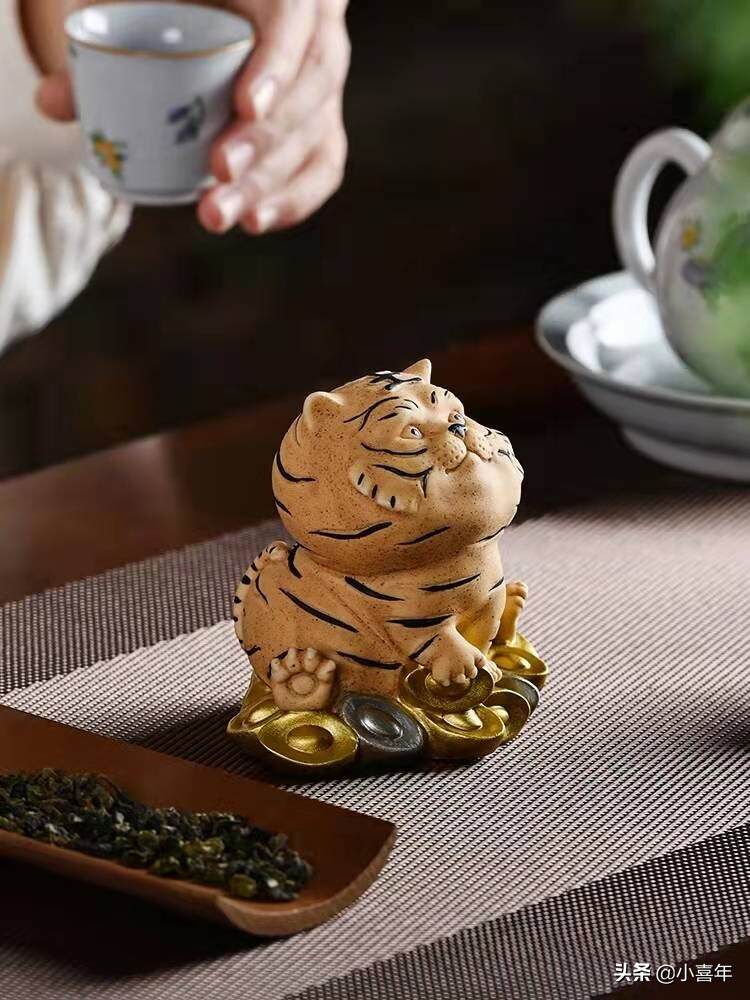 新年好意头的茶桌“手办”，怎么能少了一个虎年茶宠？