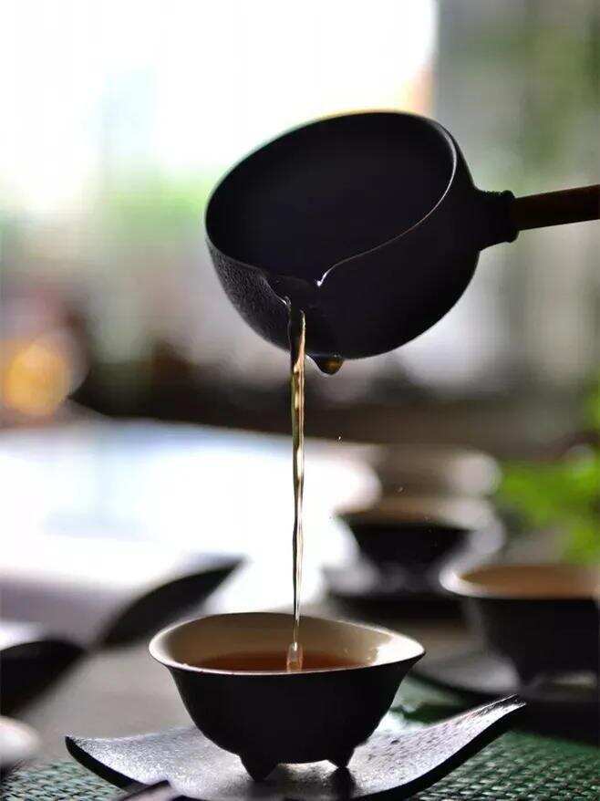 煮老白茶的时候老起泡，茶还油油的，是不是不干净？