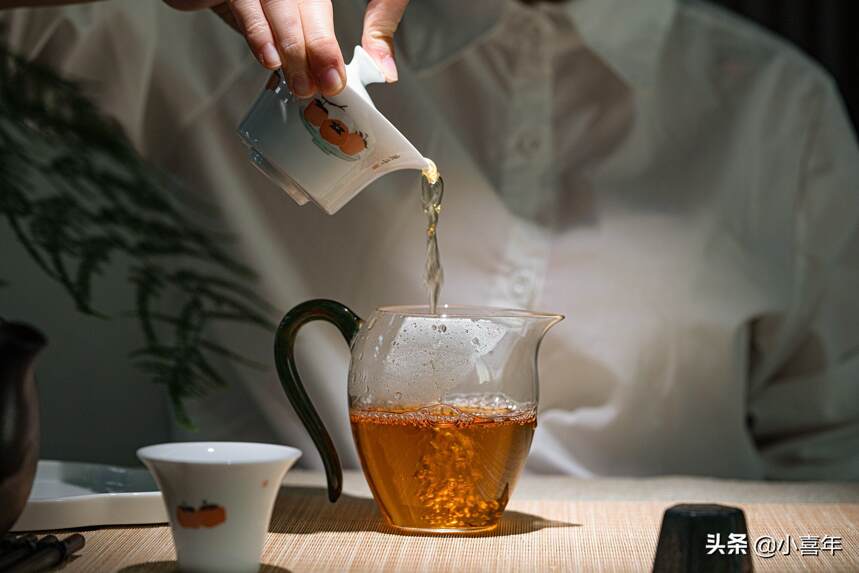 茶汤上面为什么会有那么多泡沫？能喝吗？