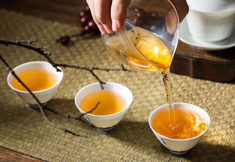白茶应该怎么泡才好喝？留根、坐杯、闷泡？