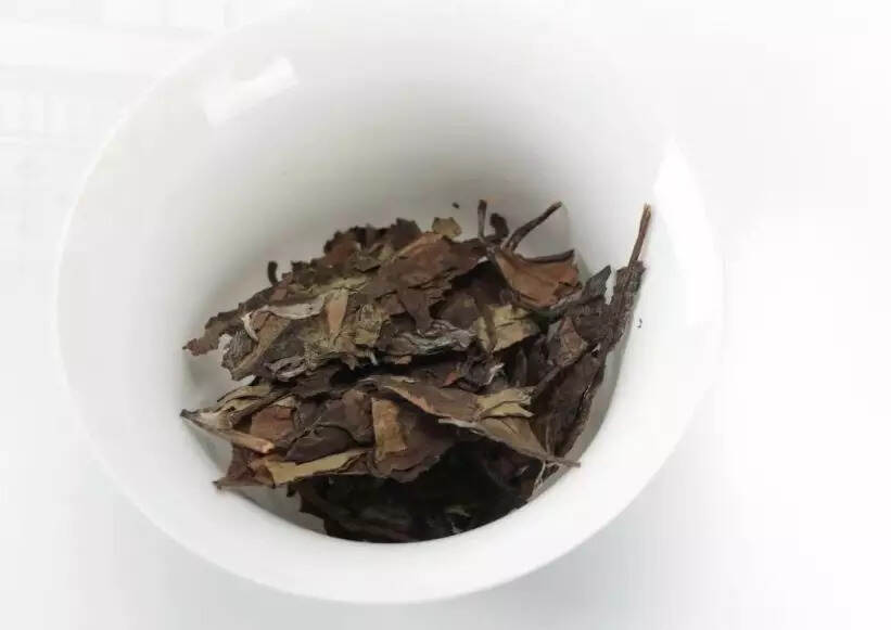 福鼎白茶中茶梗和老叶子多，是不是代表品质不好？